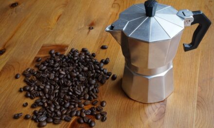 Jak parzyć kawę? Porównanie sposobów na zaparzenie kawy w domu